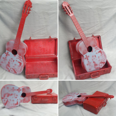 valiza rosie cu chitara